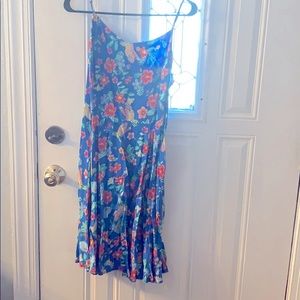 Beautiful sun dress! And sexy!